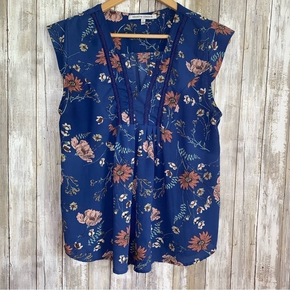 Collective Concepts Blue Floral Sleeveless Blouse